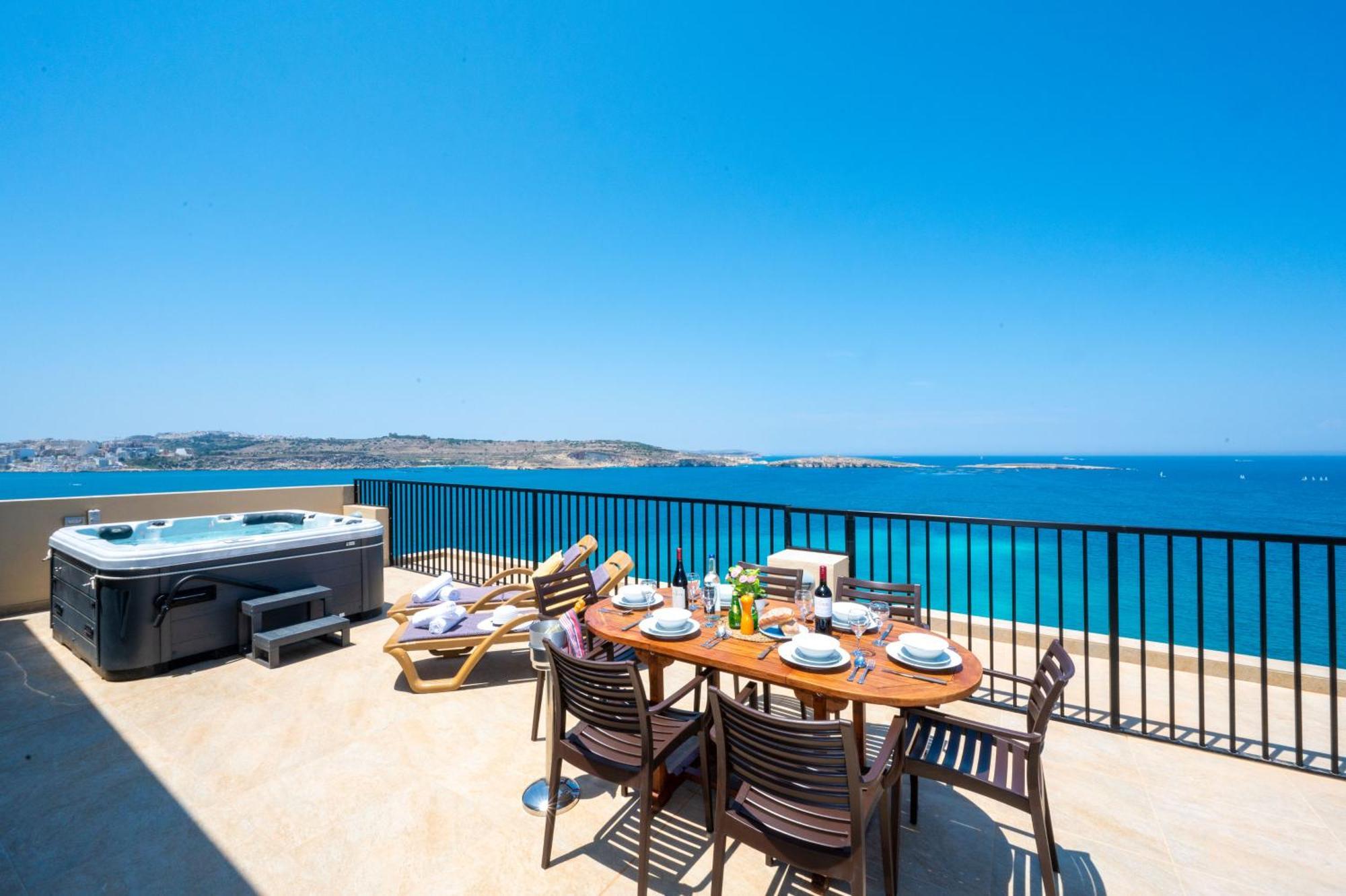 Islet Promenade Seafront Penthouse With Breathtaking Seaviews And Private Hot Tub On The Large Terrace By Getawaysmalta Apartment St. Paul's Bay Ngoại thất bức ảnh